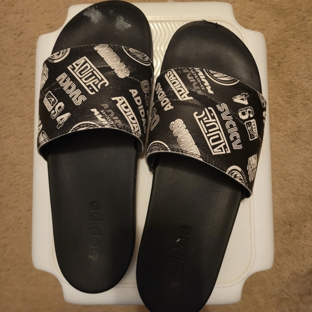 Adidas Slides – Comfortable & Stylish Everyday Footwear